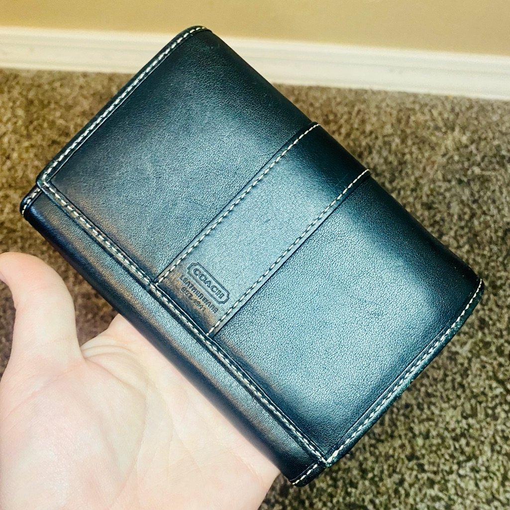 Euc Vintage Coach Smooth Black Leather Medium Bi-Fold Wallet